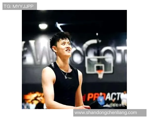 曾凡博的篮球之路:从青涩少年到职业赛场的崭露头角 曾凡博的篮球之路:从青涩少年到职业赛场的崭露头角