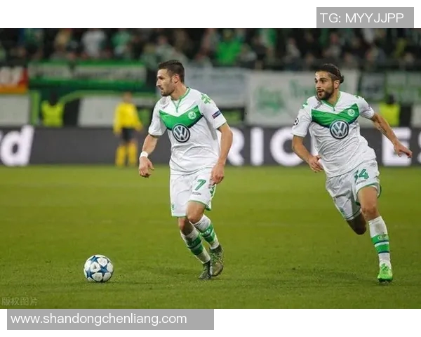 沃尔夫斯堡凭借进攻火力战胜云达不莱梅,逆袭登顶德甲积分榜 沃尔夫斯堡凭借进攻火力战胜云达不莱梅,逆袭登顶德甲积分榜