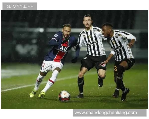 内马尔重返巴黎，巴黎圣日耳曼击败马赛取得关键胜利！