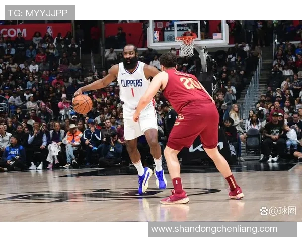 勇士逆转快船上演惊天大戏全场观众目瞪口呆的精彩瞬间 勇士逆转快船上演惊天大戏全场观众目瞪口呆的精彩瞬间