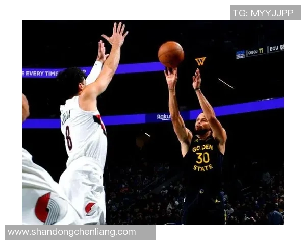 热火与开拓者激战三月二十六日期待精彩对决与球星表现 热火与开拓者激战三月二十六日期待精彩对决与球星表现